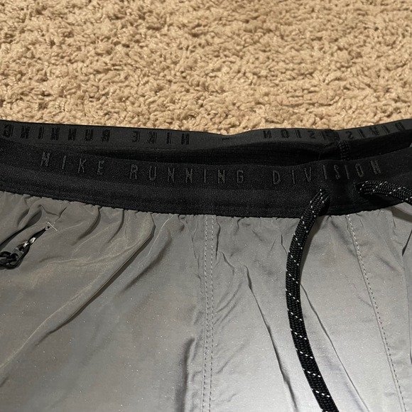 Nike Shorts Mens XL Metalic Gray Reflective Running Division Dri-FIT ADV Pockets - Picture 7 of 16